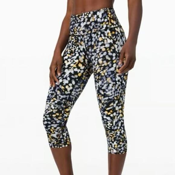 Lululemon Fast and Free Crop II 19" - Picture 8 of 8
